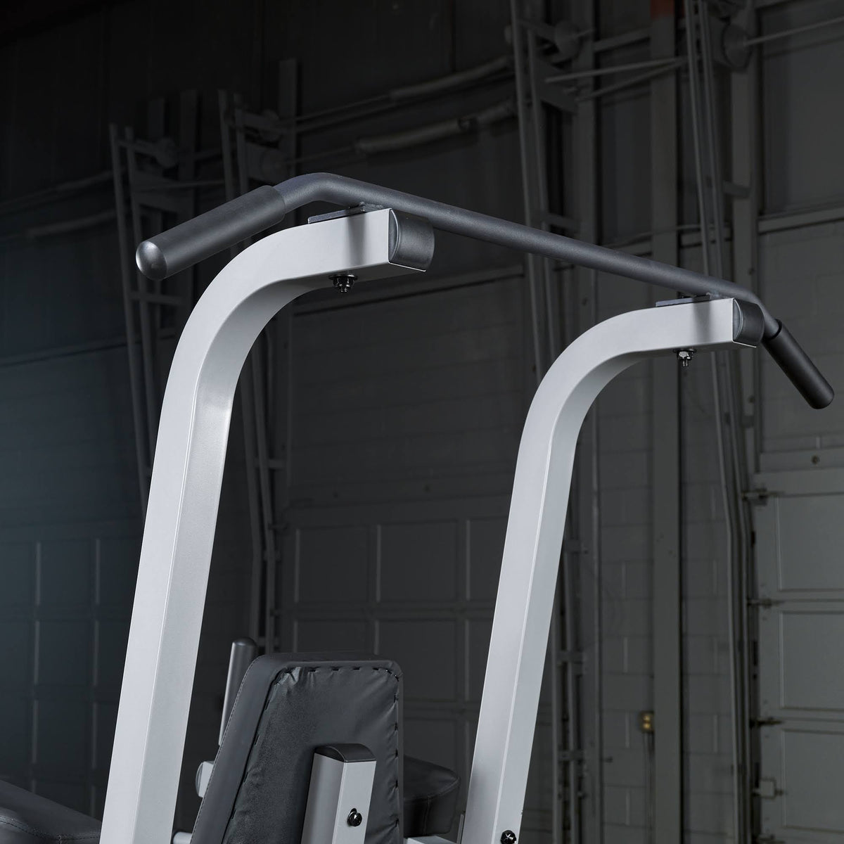 Vertical Knee Raise Dip Pull Up Station G40820