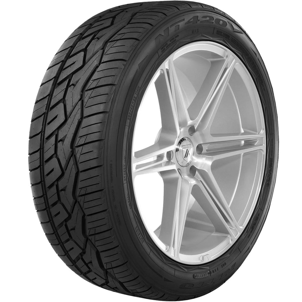 All Season 285/40R22 110W XL Light Truck Tire L441