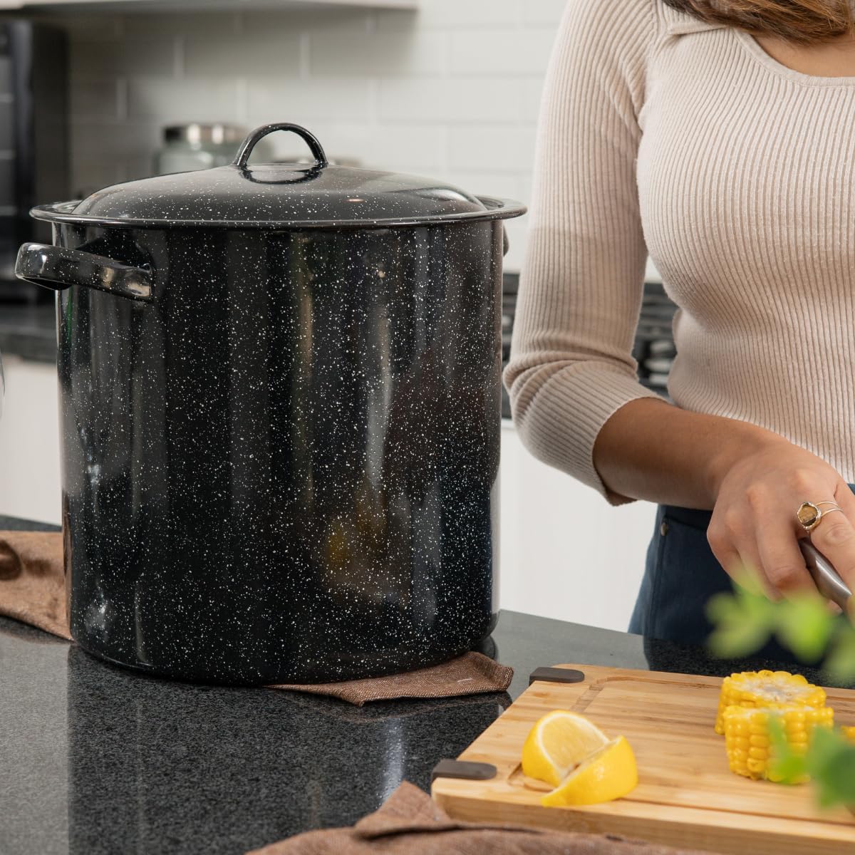 15.5 Qt Enameled Steel Steamer with Lid and Insert D810874