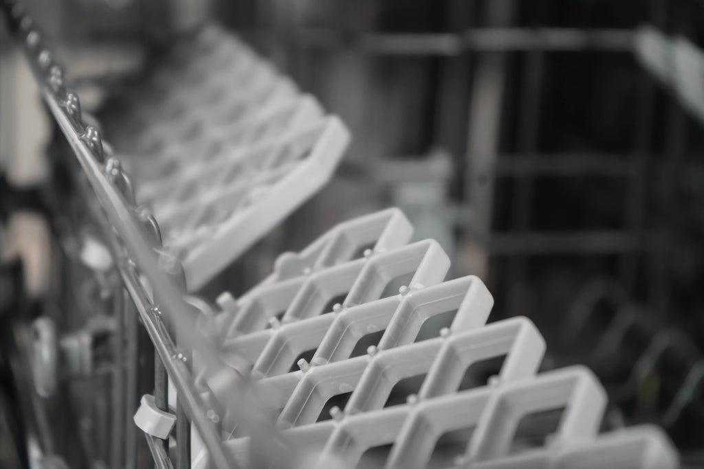 18 Wide Built-in Dishwasher in White J385216